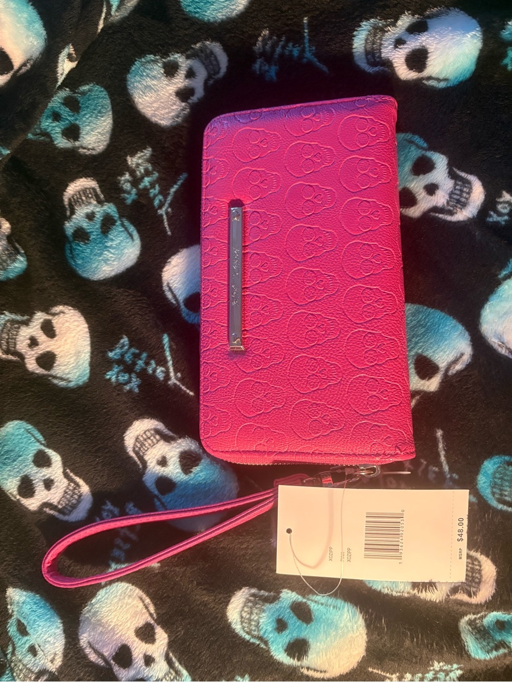 BNWT BETSEY JOHNSON Hot Pink Skulls Wallet Wristlet